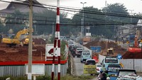 Pembangunan flyover ini untuk mengatasi kemacetan di persimpangan sebidang Cipinang.