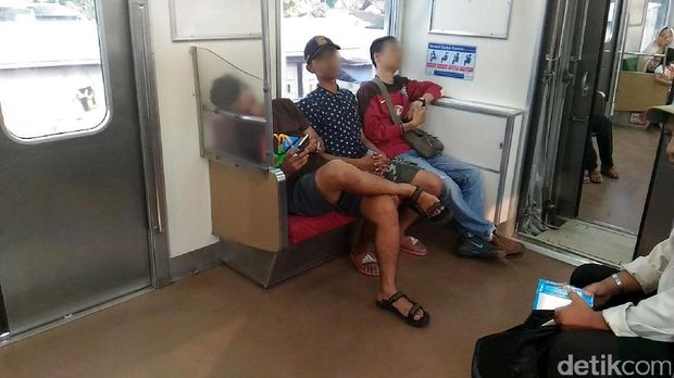 Penumpang umum, diimbau mengutamakan penumpang yang masuk kategori prioritas