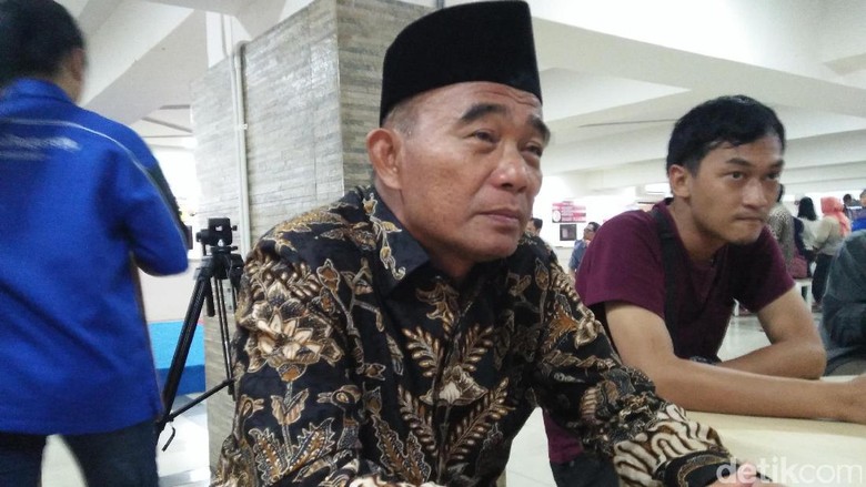 Mendikbud: Sekolah 8 Jam Tetap Jalan Sambil Nunggu Perpres Mendikbud: Sekolah 8 Jam Tetap Jalan Sambil Nunggu Perpres