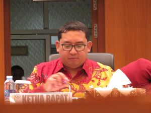 Fadli Zon Terpilih sebagai Ketum Perkumpulan Filatelis Indonesia