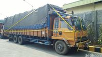 Gudang yang diduga menimbun bawang putih