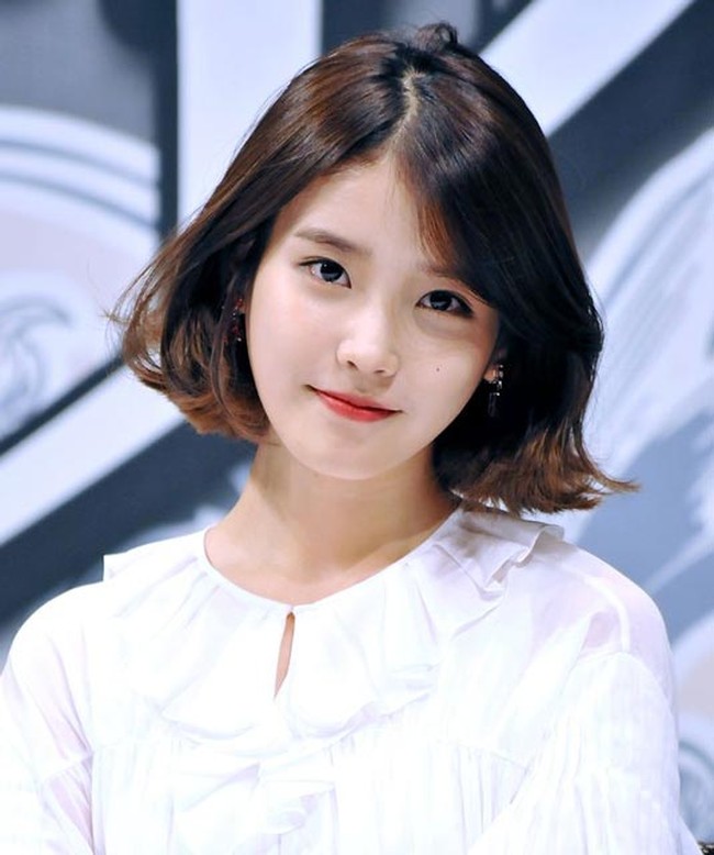 Memperingati hari Anak Korea pada 5 Mei 2018, pemilik nama asli Lee Ji Eun ini menyumbangkan Rp 1,2 miliar kepada Childfund Korea, sebuah organisasi yang menyediakan dukungan finansial, fisik, dan psikologis untuk anak-anak terlantar di Korea Selatan. Foto: istimewa