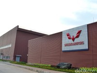 Mobil China Pergi dan Kembali
