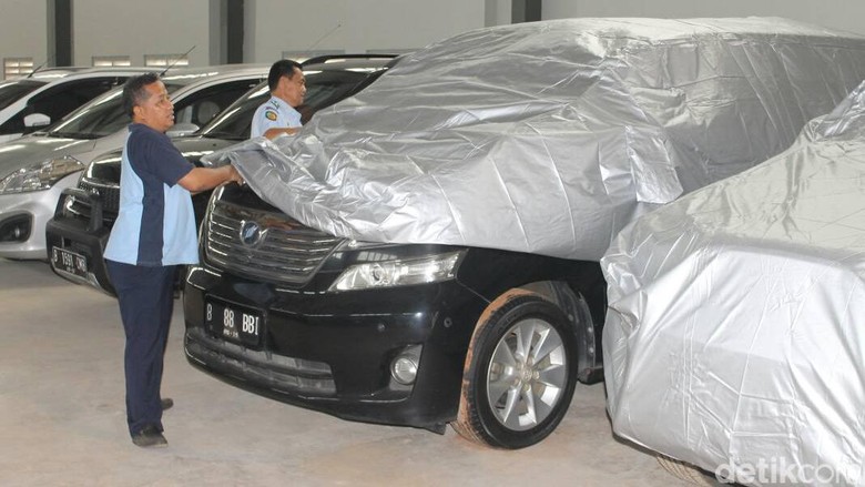 Kejari Jakbar Lelang Mobil Fortuner Bakal Dilepas Rp 300 Kejari Jakbar Lelang Mobil Fortuner Bakal Dilepas Rp 300