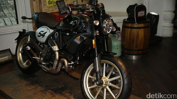 Ducati Scrambler Cafe Racer