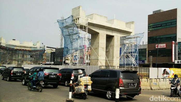 Konstruksi Utama LRT Jakarta Rampung Agustus 2018