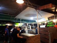 Nasi Goreng Bom Bom: Harum Berempah Nasi Goreng Kebuli dengan Potongan Daging Kambing