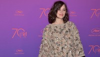 Kali ini, Marion Cotillard mengubah gaya rambutnya, riasan di wajahnya pun semakin fresh. Foto: Pascal Le Segretain/Getty Images