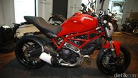 Ducati Monster 797 dibanderol dengan harga Rp 309 juta.