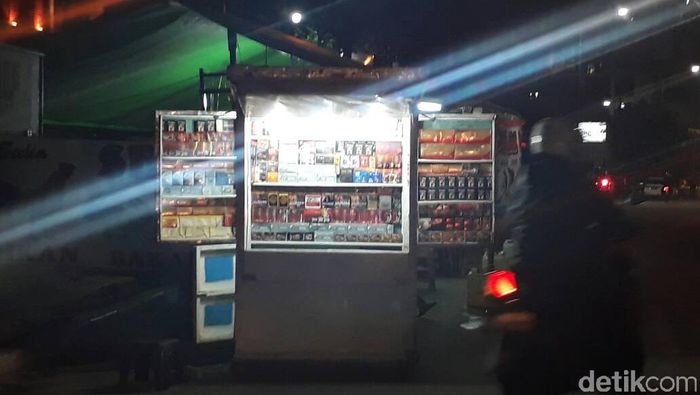 Kios obat kuat kaki lima di Jakarta (Foto: Fadhly Fauzi Rachman/detikFinance) Kios obat kuat kaki lima di Jakarta (Foto: Fadhly Fauzi Rachman/detikFinance)