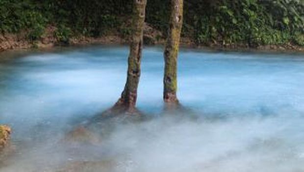 Danau Ninivala yang tampak berasap (dok. Ericks Rachmat Swedia)
