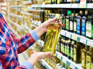 Haram Dijual Curah, Harga Minyak Goreng Bakal Naik?