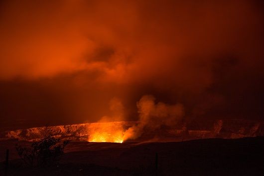 Kawah gunung api di Hawaii