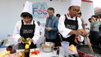 Dubes Korea Selatan untuk Indonesia juga meninjau para peserta yang turut dalam ajang perlombaan membuat masakan khas Korea Selatan. Korea Selatan merupakan salah satu investor penting di Indonesia dan berada diurutan ke-9 sebagai negara tujuan ekspor produk makanan agrikultura Korea dengan jumlah ekspor sebesar USD$170 juta di tahun 2016.