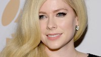 Menurut berita yang tersiar, keberadaan sang musisi digantikan oleh seorang wanita bernama Melissa Vandella. Foto: Kevork Djansezian/Getty Images