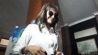 Meski tak banyak bicara, Kirana Larasati tetap tersenyum (Foto: Desi Puspasari)