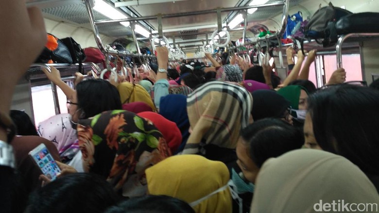 Waspada Begal Payudara Beraksi di Kereta Waspada Begal Payudara Beraksi di Kereta