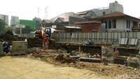 Pembangunan LRT untuk rute tersebut memang sengaja dikebut pemerintah Provinsi DKI Jakarta guna mengakomodasi pagelaran Asian Games pada 2018. Pool/Citra Fitri Mardiana.