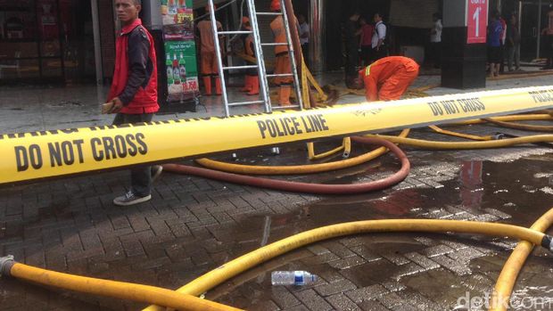 Begini Penampakan Ramayana Pasar Minggu yang Terbakar