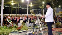 Mendes Eko di hadapan ribuan santri dan ribuan wali santri mengajak para santri alumni pesantren API ini untuk membangun desa nya dan membantu mengawasi penggunaan dana desa di daerahnya masing-masing.  Foto: dok Kemendes