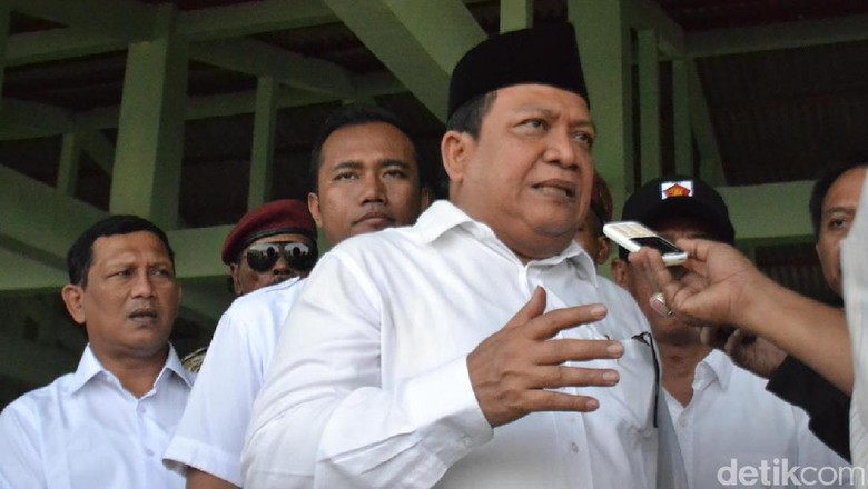 Takmir Tolak Politisasi, Prabowo Tetap Salat Jumat di Masjid Agung Semarang Takmir Tolak Politisasi, Prabowo Tetap Salat Jumat di Masjid Agung Semarang