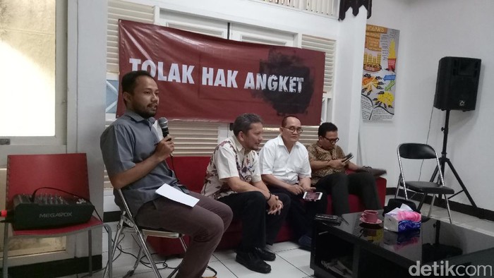 Ruhut: DPR Mau Selamatkan Novanto Lewat Hak Angket KPK