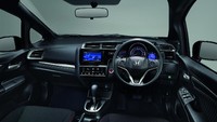 Untuk interior, Honda memberikan kenyamanan di Jazz dengan jok Ultra Seats yang bisa diatur dengan 4 mode untuk kabin yang lebih lega.