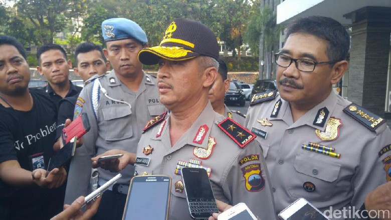 470 Gambar Anak Suporter Romantis Gratis Terbaik