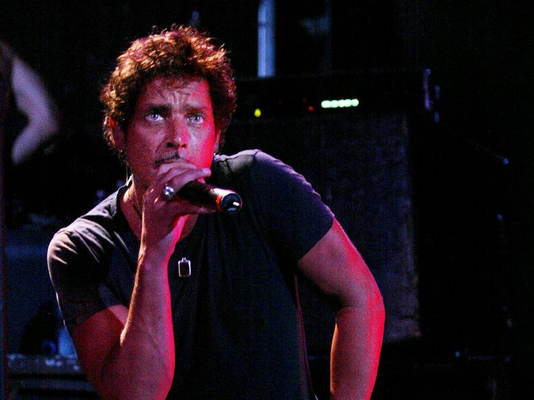 Tim Medis Pastikan Chris Cornell Meninggal Gantung Diri Tim Medis Pastikan Chris Cornell Meninggal Gantung Diri