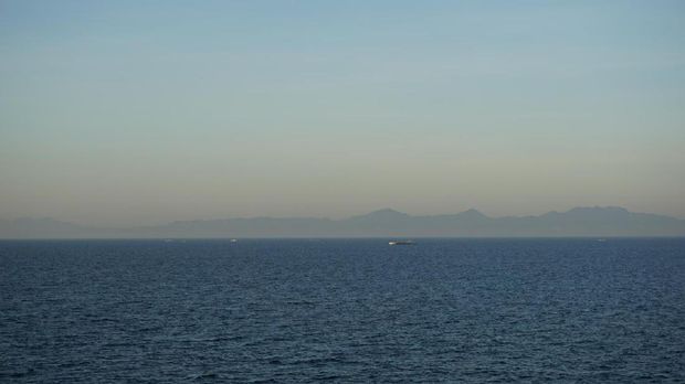 Horizon Kota Manila dan sekitarnya mulai tampak