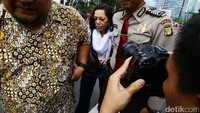 Antarini yang merupakan putri mantan Wakil Presiden Adam Malik itu juga pernah menjabat sebagai pengurus wilayah SOKSI, organisasi sayap Partai Golkar.