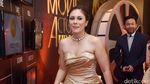 Wulan Guritno Tetap Seksi dan Menawan