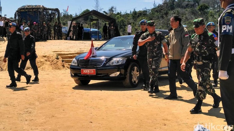 Jokowi Hadiri Latihan PPRC TNI di Natuna