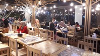 Uncle K adalah restoran asal Malaysia yang tawarkan menu Melayu. Salah satu gerainya ada di Margo City, Depok.