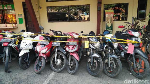 barang bukti sepeda motor yang diamankan polisi