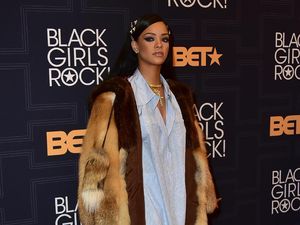 Jahatnya Manusia, Deretan Kekejaman yang Dialami Hewan Demi Fashion