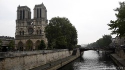 Horor Banget! Turis Cewek Diperkosa di Seberang Katedral Notre Dame