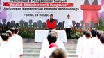 Menpora Lantik Pejabat dengan Kostum Olahraga