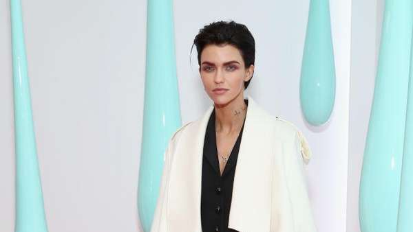 Gal Gadot Jadi Aktris Laga Terbaik Gal Gadot Jadi Aktris Laga Terbaik