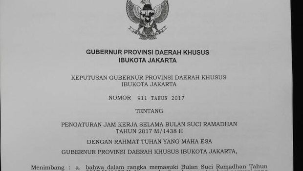 Keputusan jam kerja PNS selama Ramadan tertuang dalam  SK Gubernur DKI Nomor 911 tahun 2017.