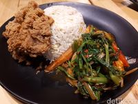 Uncle K: Sedap Mengenyangkan Nasi Simangunsong dan Mie Kangkung Terasi Khas Melayu