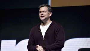 Matt Damon sudah diajak sebanyak 3 kali film. Keduanya pertama kali bekerja sama dalam Interstellar, di mana Damon berperan sebagai astronot yang terdampar, Dr. Mann, dan kemudian dalam Oppenheimer, di mana ia berperan sebagai Jenderal Leslie Groves. Foto: Matt Damon (Alberto E. Rodriguez/Getty Images )