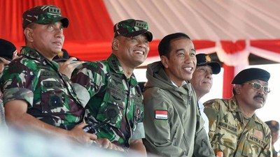 Momen Keakraban Jokowi dengan Panglima TNI
