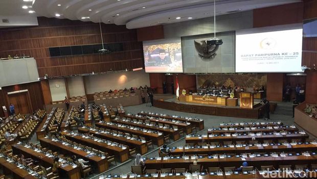  Rapat Paripurna DPR pada Jumat (19/5) / 