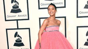 Foto: 15 Penampilan Rihanna yang Mencuri Perhatian