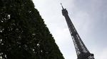 Melihat Menara Eiffel Landmark Paris