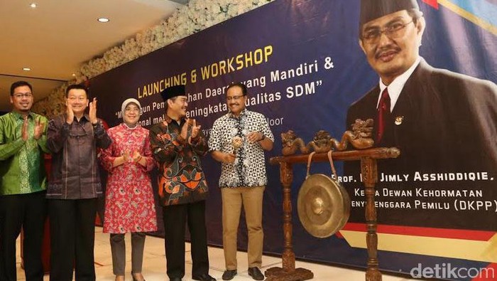 Gus Ipul Apresiasi Jimly School of Law Government