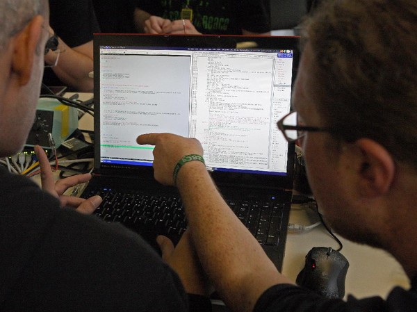FORT LAUDERDALE, FL - MARCH 07:  Lt. Mike Baute from Floridas Child Predator CyberCrime Unit talks with people on instant messenger during the unveiling of a new CyberCrimes office March 7, 2008 in Fort Lauderdale, Florida. One of the people on the other side of the chat told Lt. Baute, who is saying he is a 14-year-old girl, that he is a 31-year-old male and sent him a photograph of himself. According to current statistics, more than 77 million children regularly use the Internet. The Federal Internet Crimes Against Children Task Force says Florida ranks fourth in the nation in volume of child pornography. Nationally, one in seven children between the ages of 10 and 17 have been solicited online by a sexual predator.  (Photo by Joe Raedle/Getty Images)