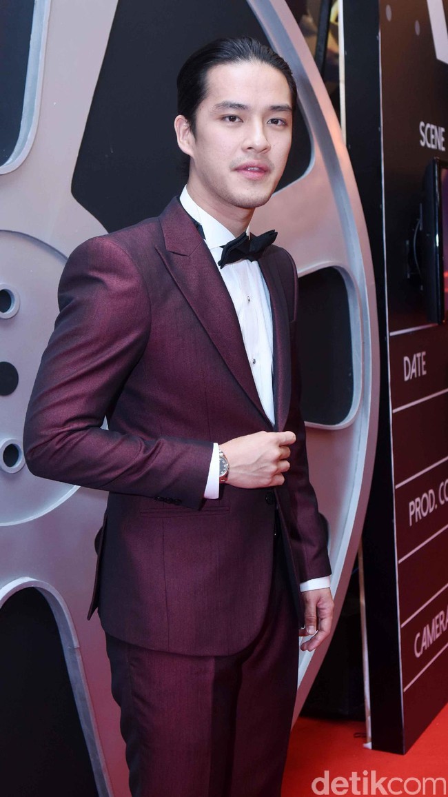 Dulu dikenal sebagai personel boyband SM*SH, Morgan Oey kini digadang-gadang sebagai aktor masa kini. Penampilan perdananya di layar lebar melalui Assalamualaikum Beijing sukses mencuri perhatian. Sejak 2014, kini aktor 27 tahun itu membintangi film setiap tahun. Malah pada 2017 ini ada empat film yang dibintanginya. Foto: Noel/detikHOT