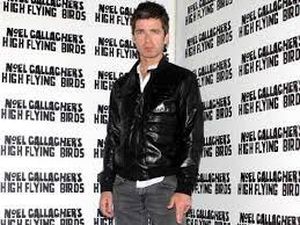 Video: Koleksi Gitar Noel Gallagher hingga Jaket Michael Jackson Bakal Dilelang